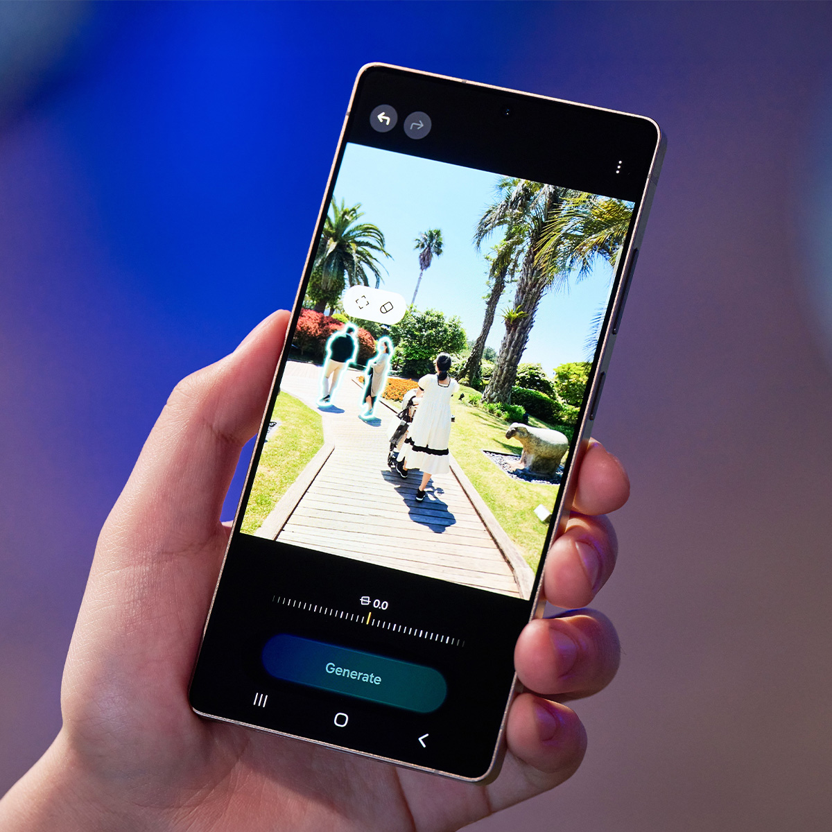 Un smartphone en man. Vision de vacances et �dition de la photo sur l'�cran
