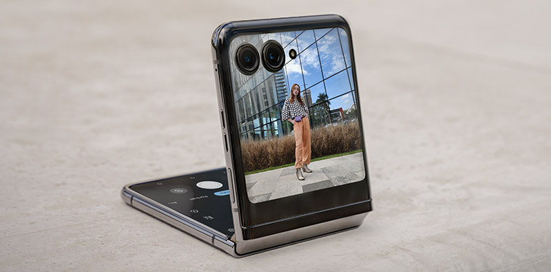 Een opvouwbare Motorola razr 40 ultra-smartphone 