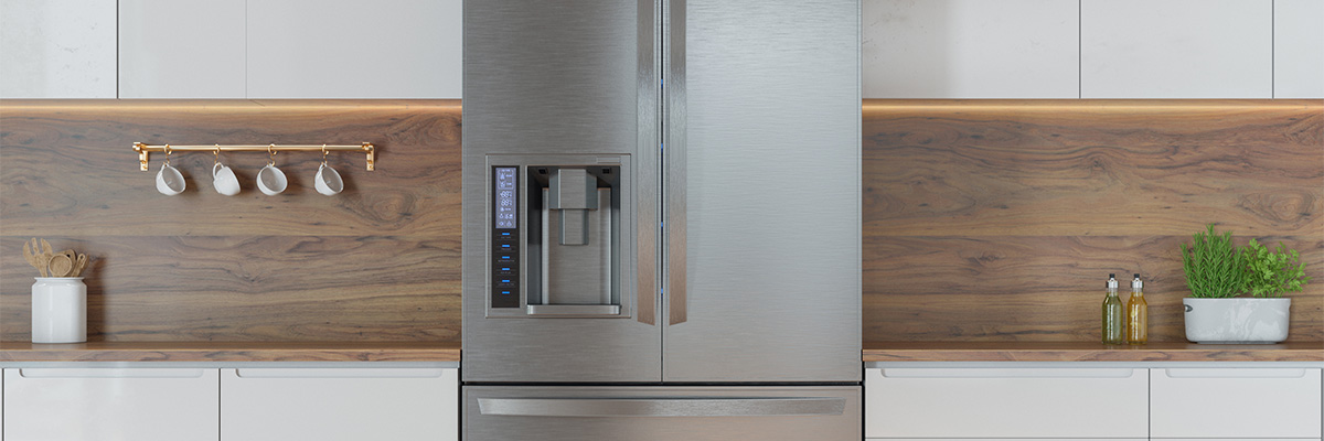 Frigo amricain gris dans une cuisine lgante et pure aux couleurs noir et bois