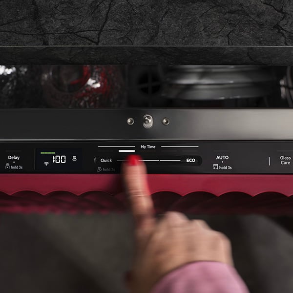 Un lave-vaisselle AEG avec SmartSelect Connect