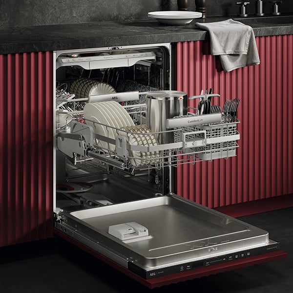 Un lave-vaisselle AEG avec paniers EasyFlex